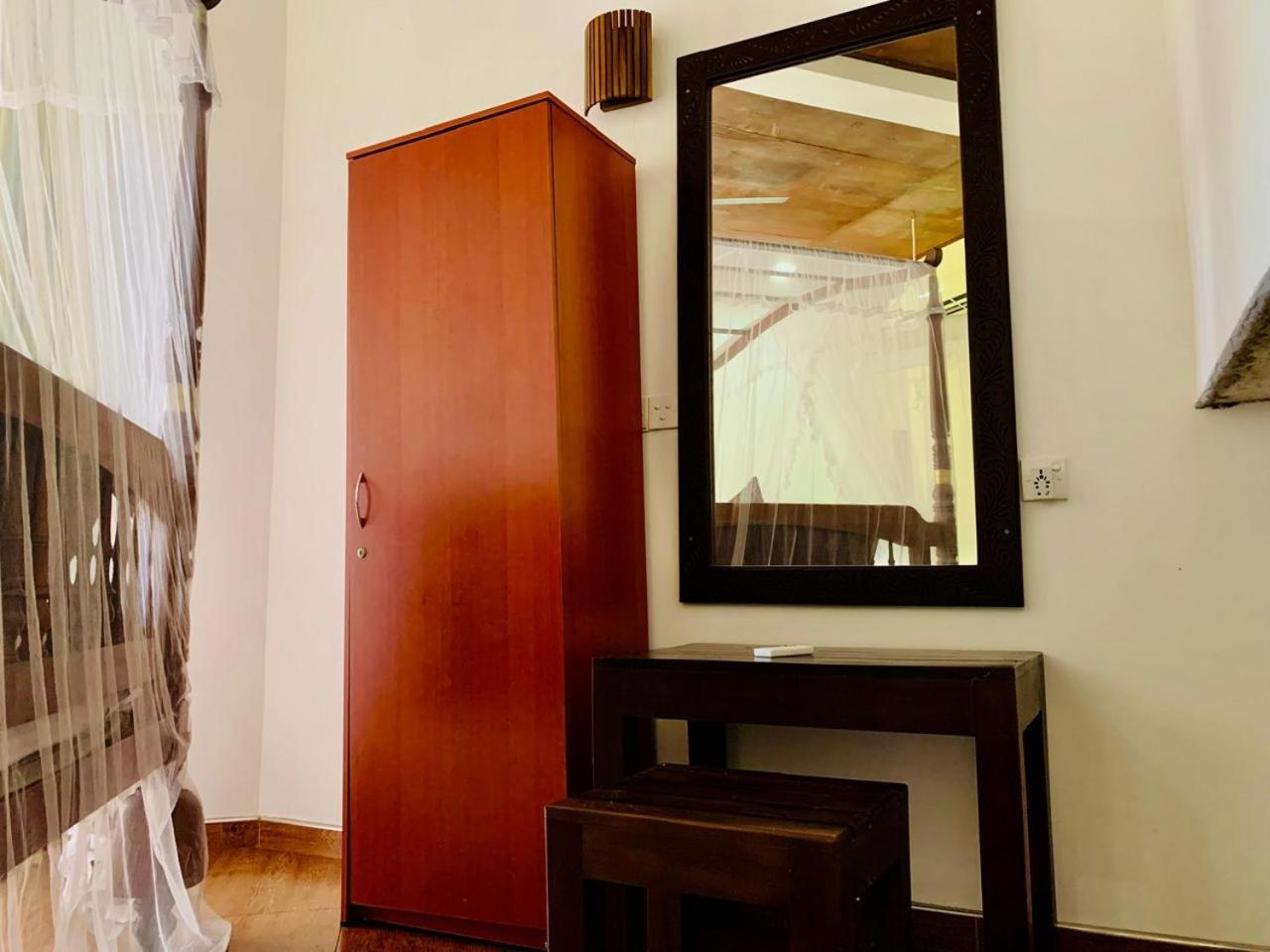 Poppies Mirissa Hotel Luaran gambar