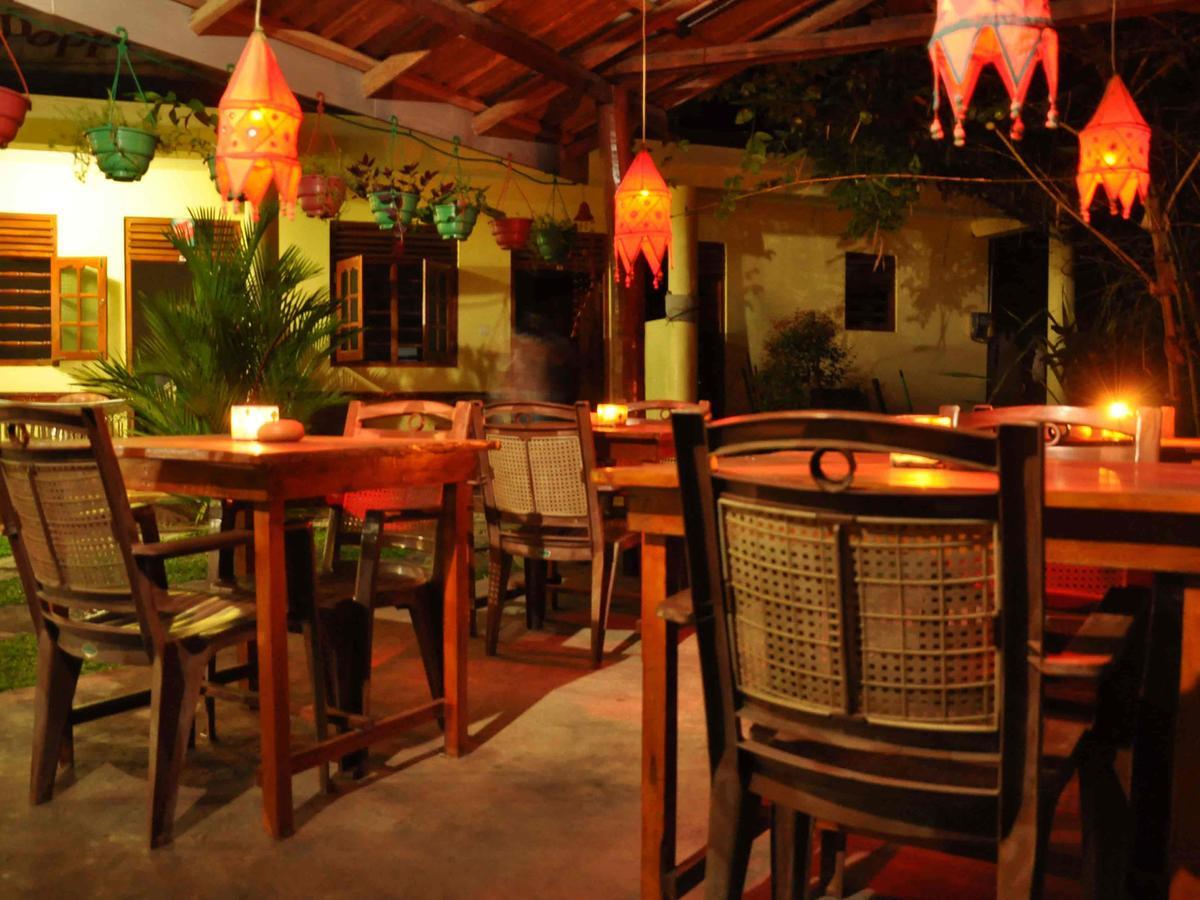 Poppies Mirissa Hotel Luaran gambar